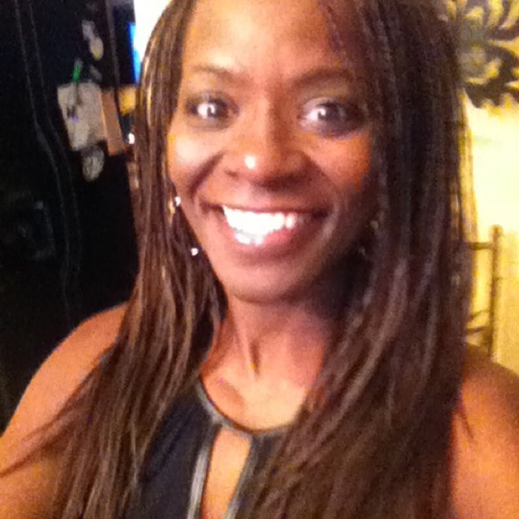 Meet your Posher, Pamela - Picture 3 of 5